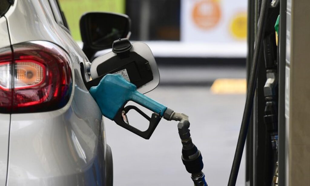 Petroleras presentaron un plan de acción para normalizar abastecimiento de combustibles