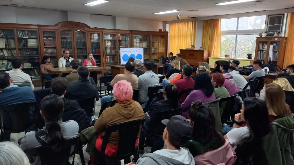 Se llevó adelante la jornada: «Hablemos de salud mental en casa, en la escuela y en las redes»