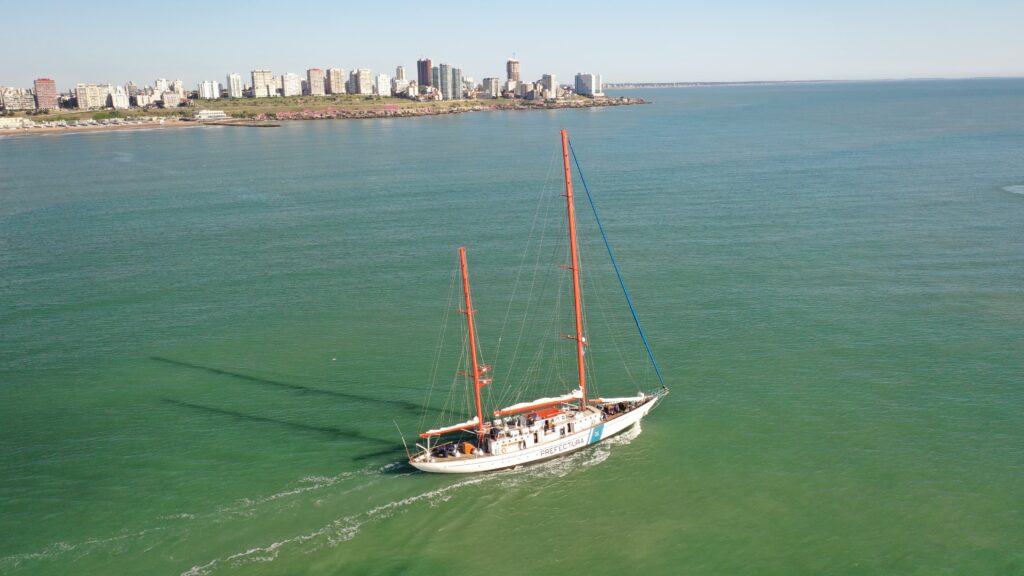 El motovelero Dr. Bernardo Houssay realizó una campaña de investigación en Mar del Plata