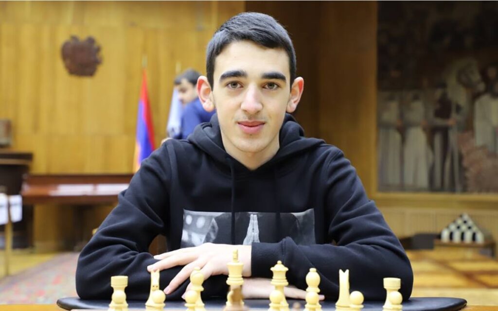 Uno de los mejores jugadores de ajedrez del mundo visita Mar del Plata