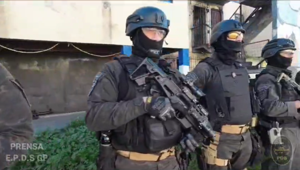 Video: Impactante operativo policial para detener a un peligroso delincuente
