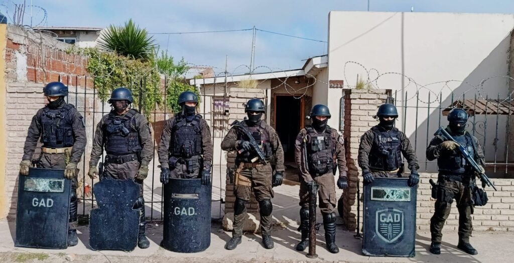 Allanamiento en Belisario Roldán permitió aprehender a un delincuente y recuperar objetos robados