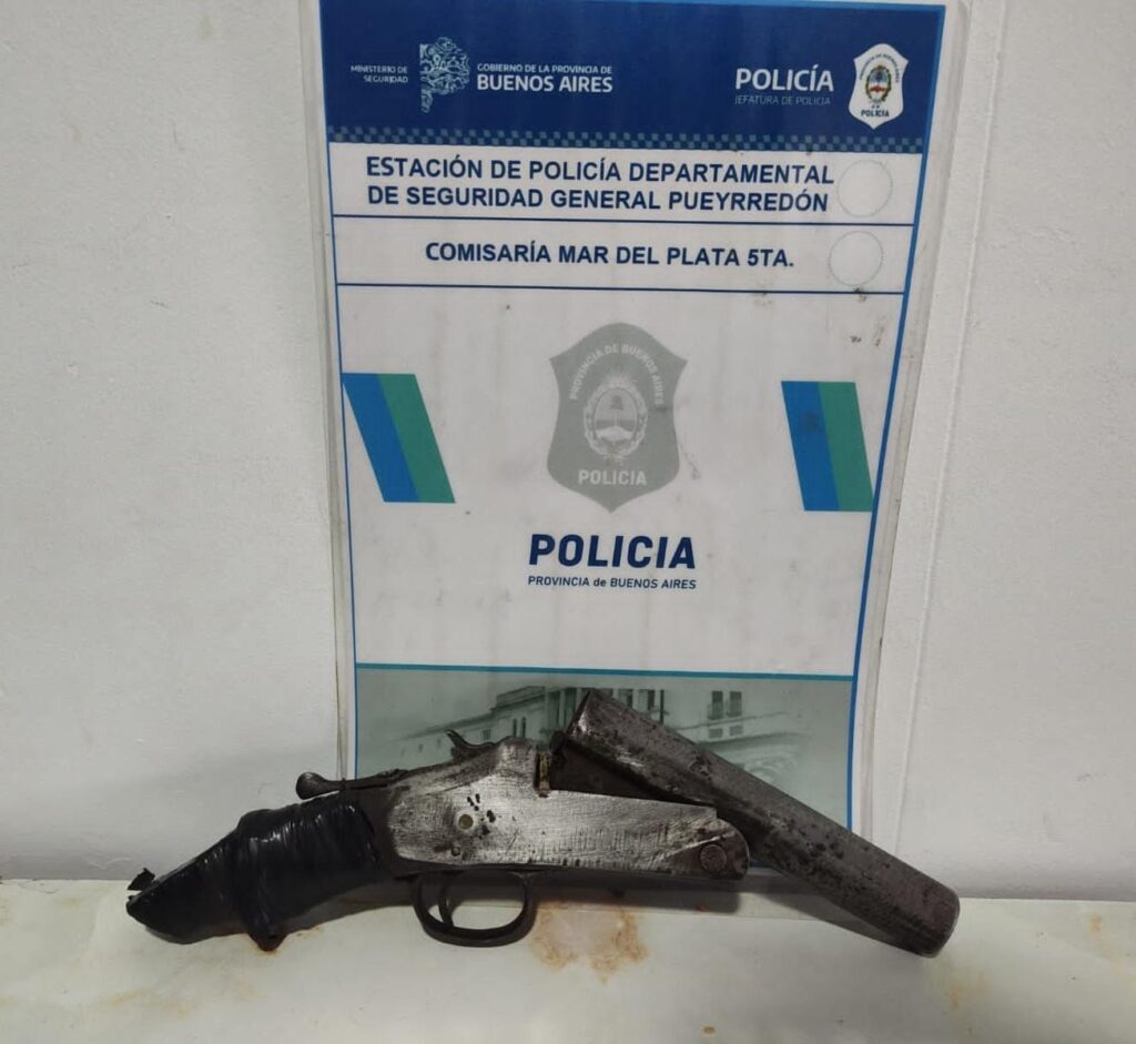 Con un arma tumbera robó unas golosinas y terminó aprehendida