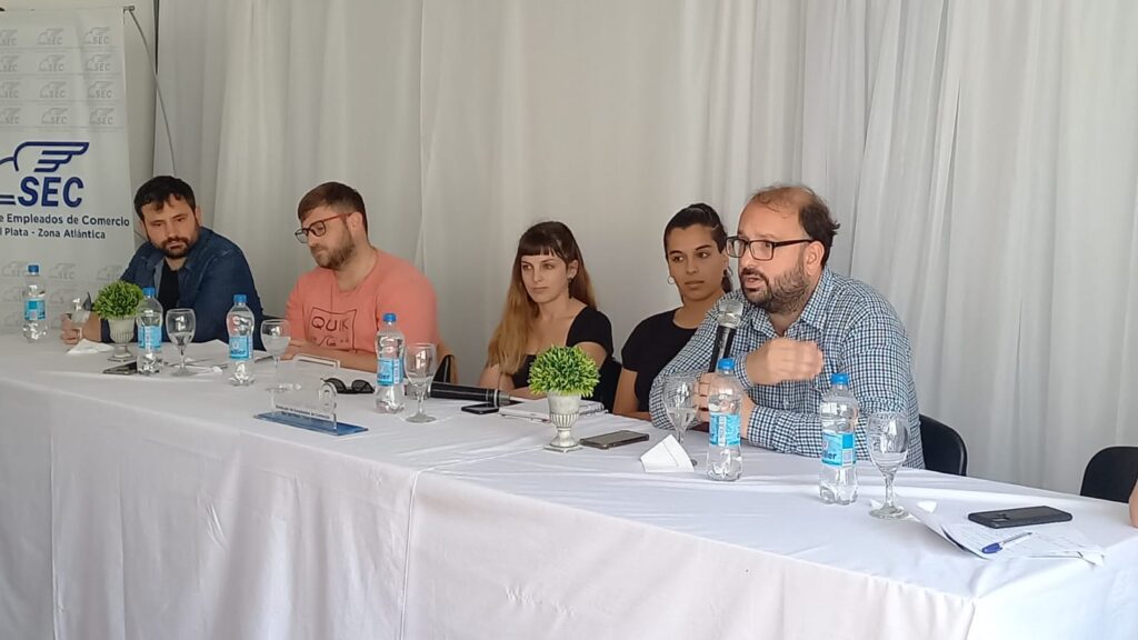 «Lo que se conquistó en 40 años de democracia, se puede destruir con una motosierra en cinco minutos»