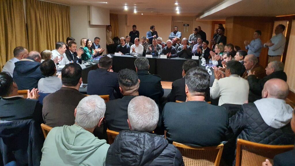 Massa se reunió con la mesa que impulsa su candidatura en Mar del Plata