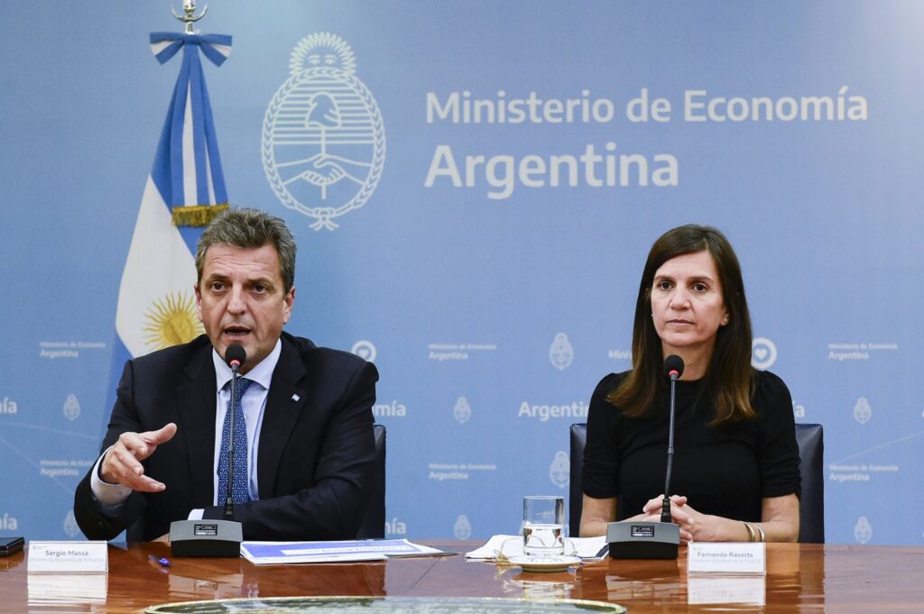 Massa y Raverta anunciaron la ampliación de los créditos ANSES para trabajadores y jubilados