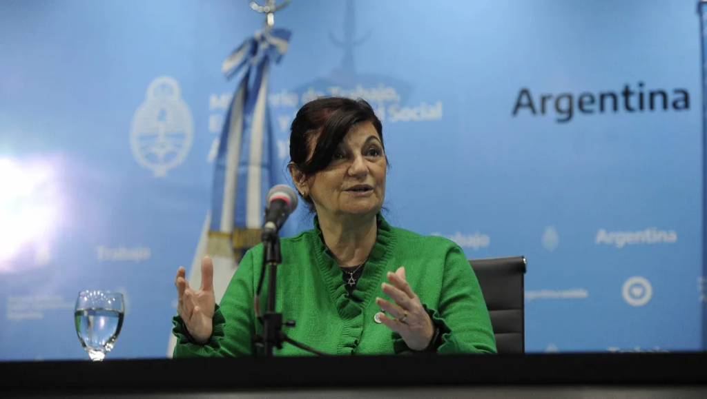 Kelly Olmos confirmó que «comienza una etapa para transformar los planes sociales en trabajo registrado»