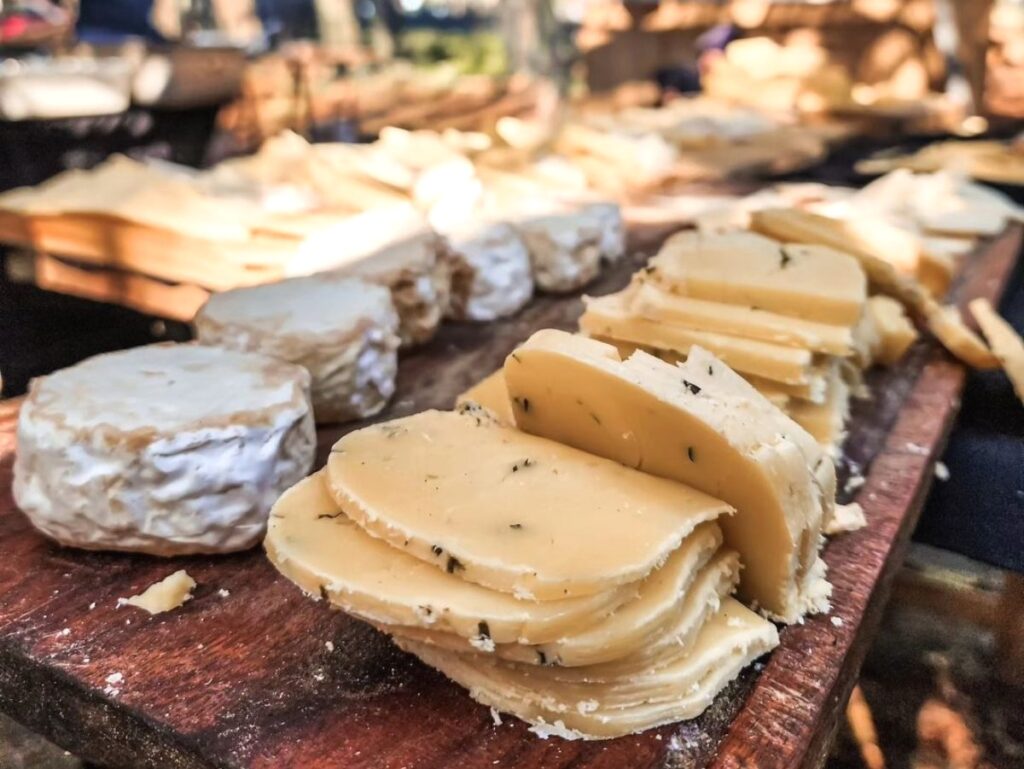Llega a Club TRI la primera edición de “Festín”, mercado de platitos