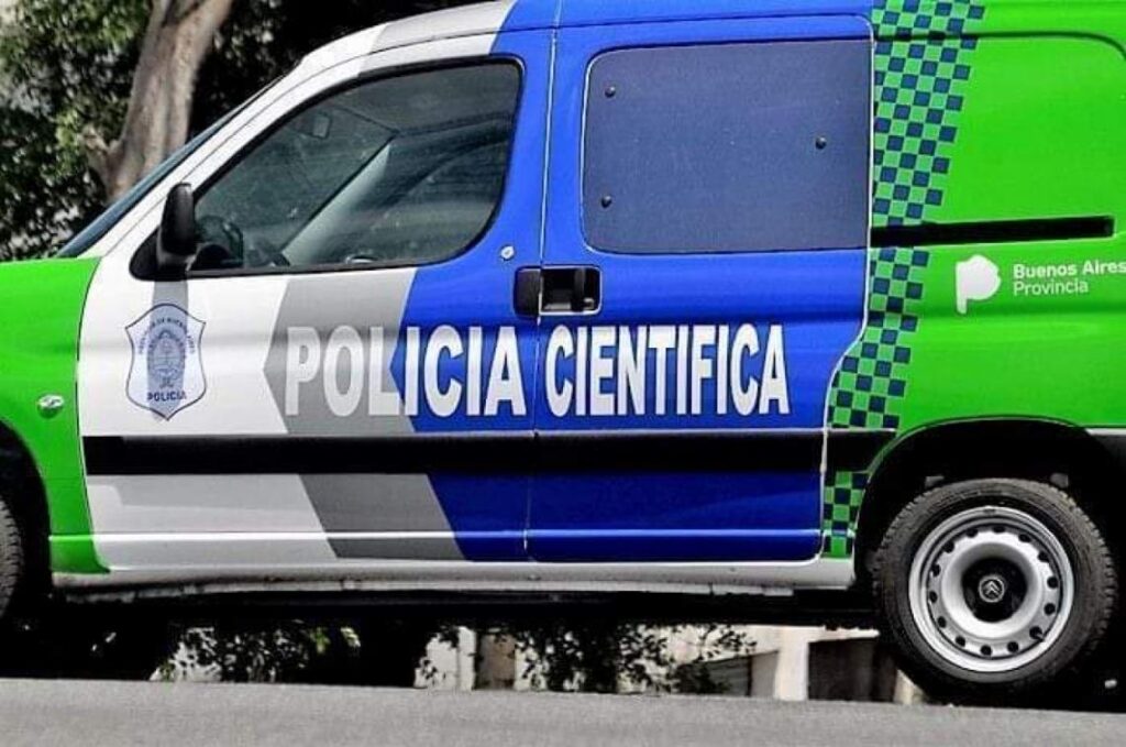 Una disputa familiar terminó con un homicidio y dos heridos de bala: Uno pelea por su vida
