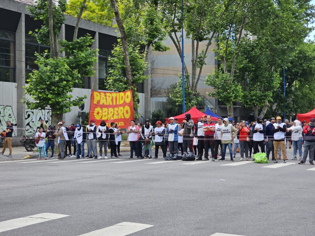 Se levantó el acampe frente al Municipio