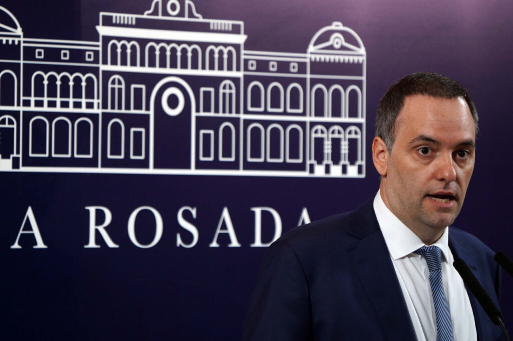 Adorni anunció que la reducción de subsidios se hará efectiva a partir del 1 de enero