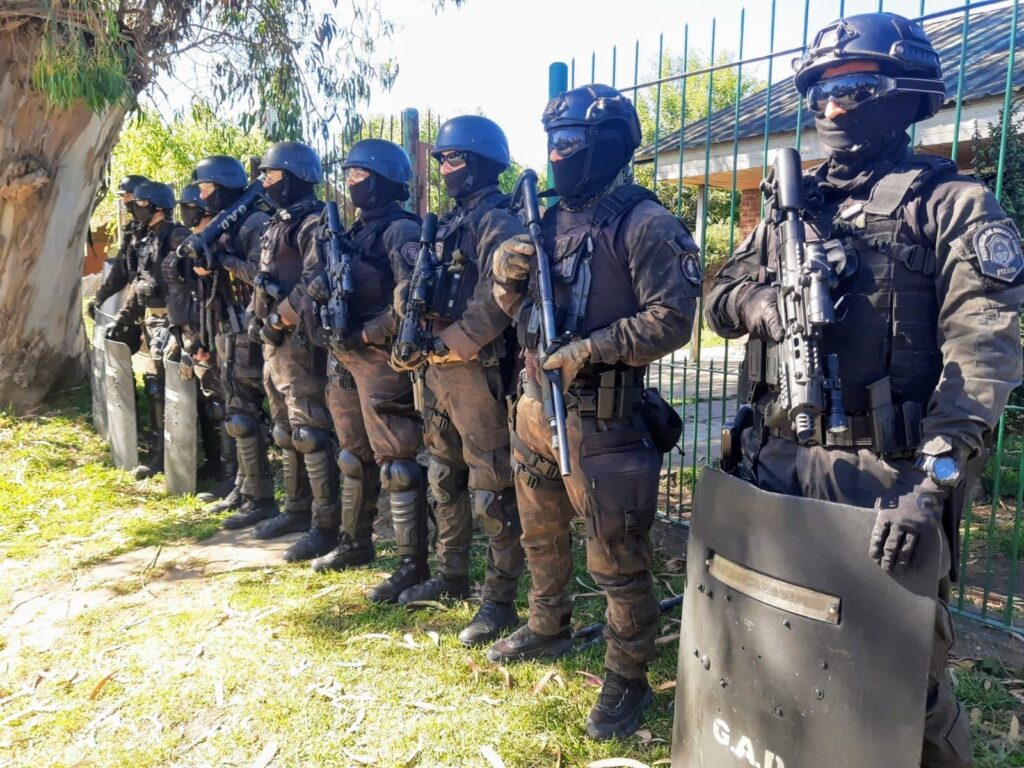 Agredió de un piedrazo a un hombre y disparó al aire: Aprehendido