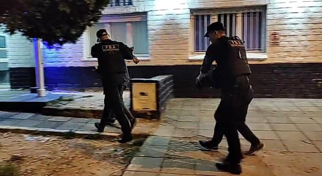 Tres aprehendidos por robar un comercio en el barrio Florencio Sánchez