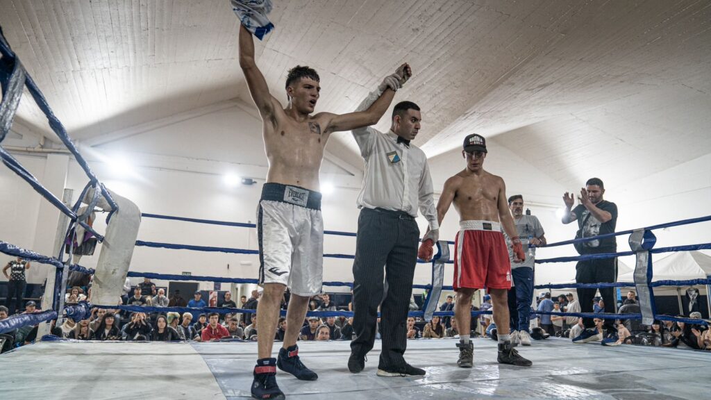 Alvarado tuvo otra exitosa noche de boxeo