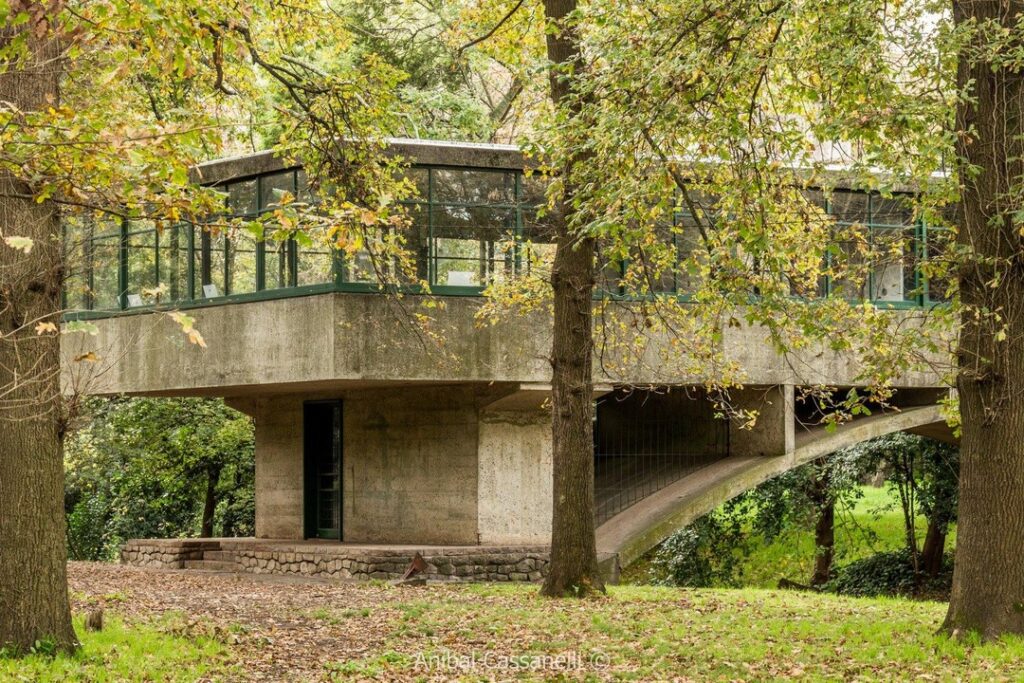 En enero reabrirán «La Casa sobre el Arroyo»