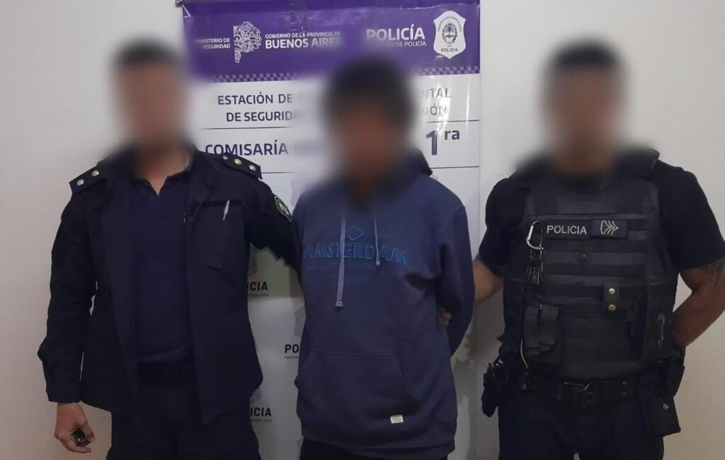 Cuidacoches amenazó con golpear a una mujer que no quería darle dinero por estacionar