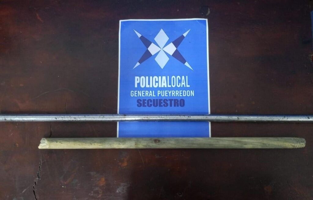 Tenía restricción de acercamiento pero fue a lo de la ex y la golpeó con un barra