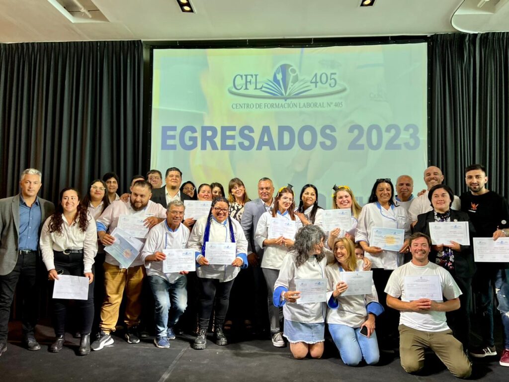 Egresaron 600 alumnos y alumnas del Centro de Formación Laboral N°405 de UTHGRA Mar del Plata
