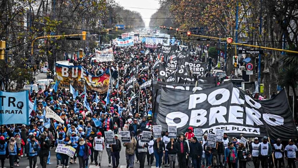Efecto Bullrich: «A la motosierra le respondemos ganando las calles»
