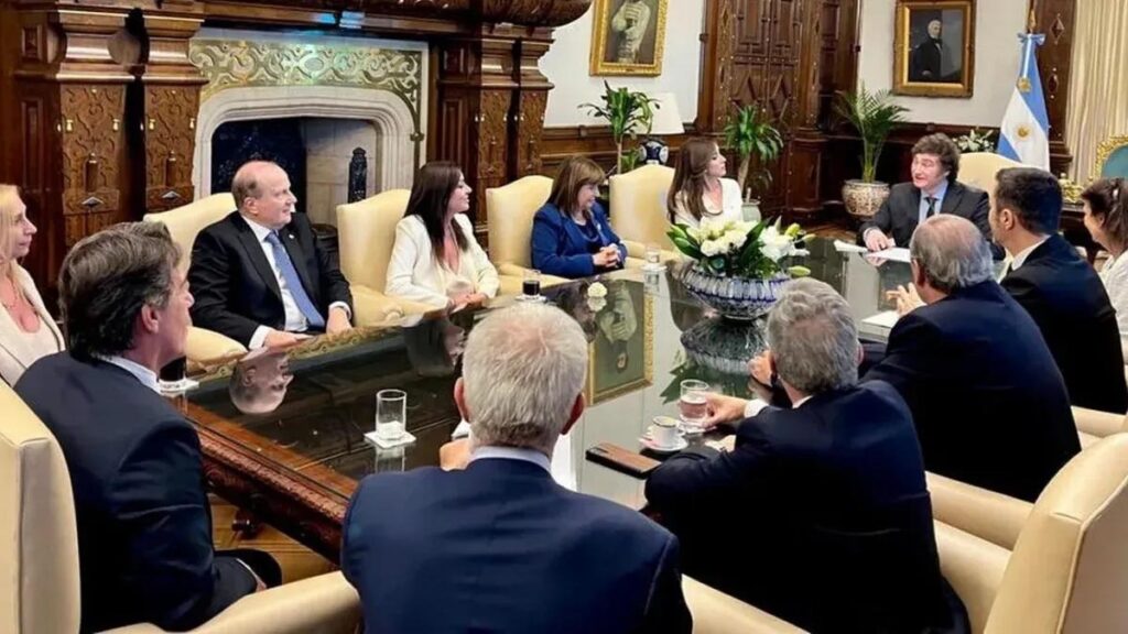Milei encabezó su primera reunión de Gabinete para encarar el «reordenamiento del Estado»