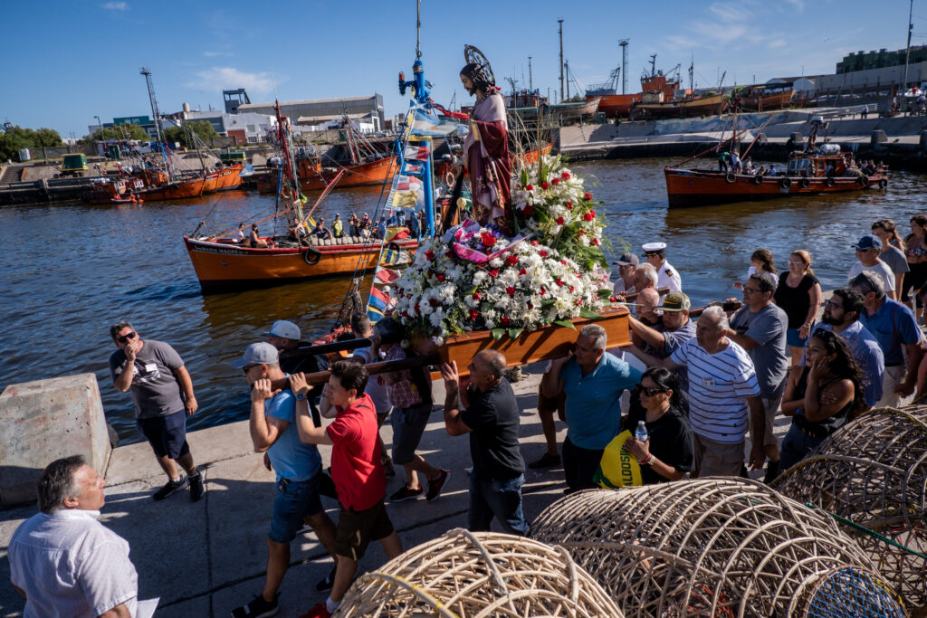 Procesión náutica en Mar del Plata, con la preocupación del sector pesquero como fondo