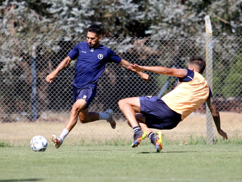 Alvarado afina la preparación para el debut en San Juan