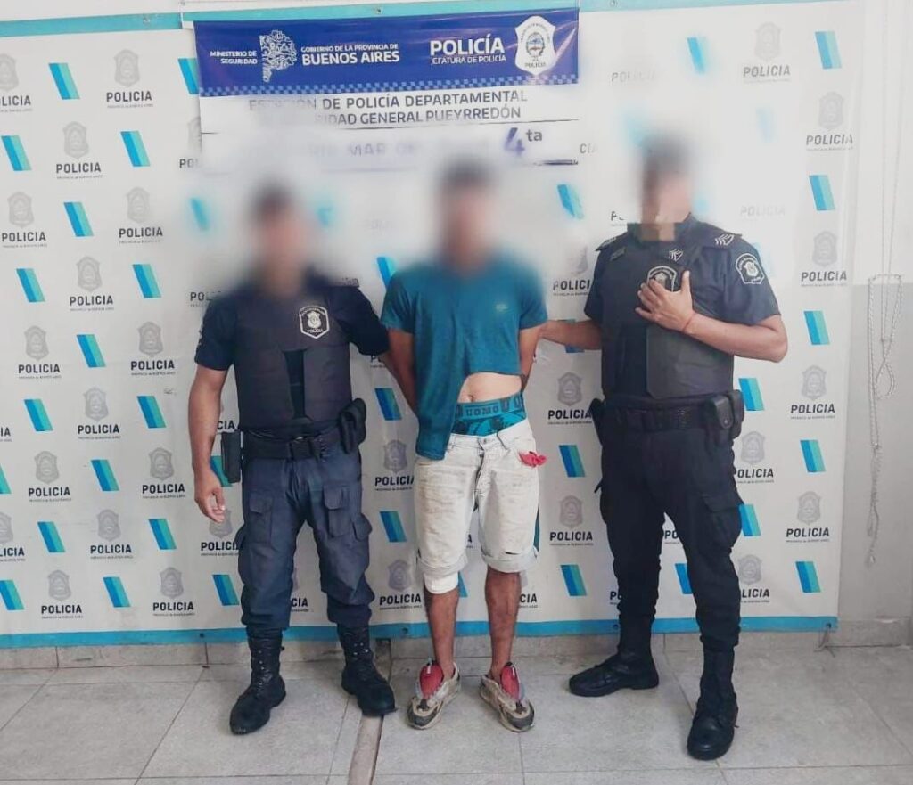 Robó una moto, escapó de la policía y terminó chocando a otra moto con dos ocupantes