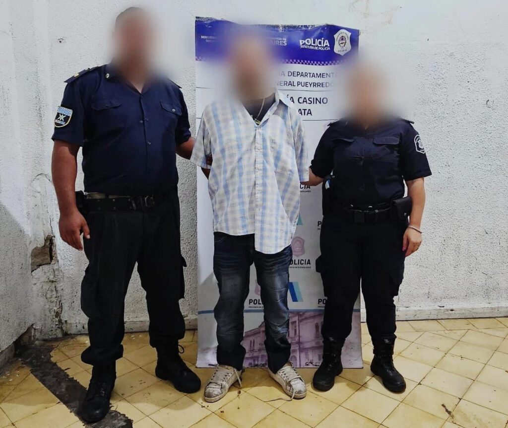Agredió a su pareja en la vía pública y terminó aprehendido