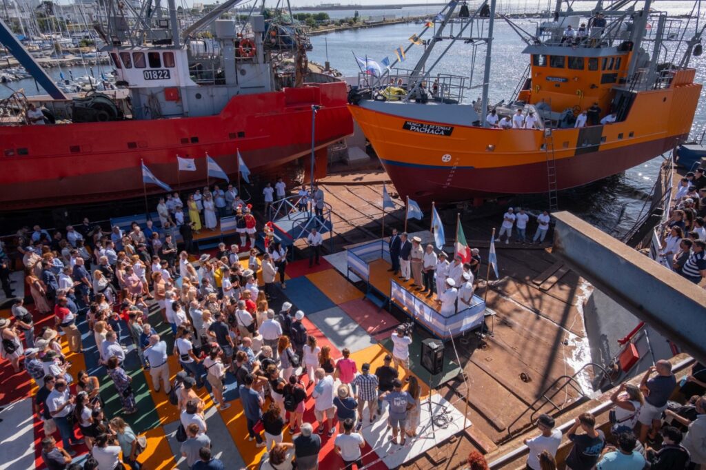 Se llevó adelante un a nueva botadura y la inauguración de una impactante nave industrial