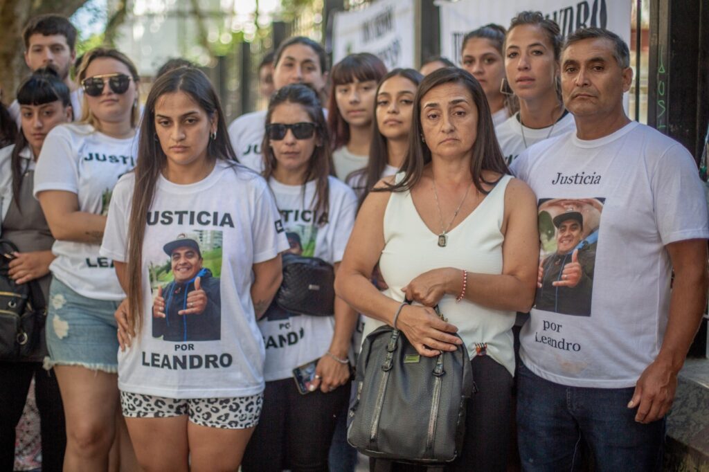«Lo persiguió para matarlo», dijo la madre de motociclista asesinado, al iniciar el juicio