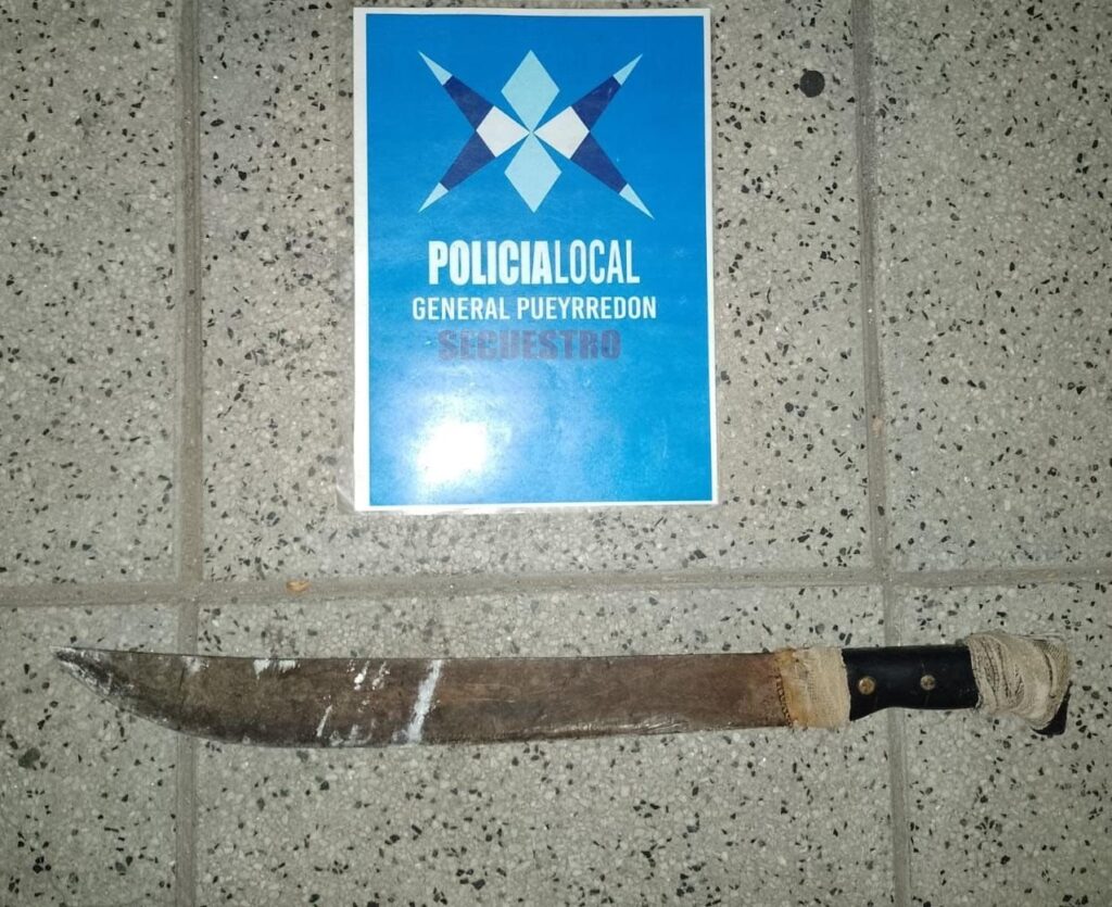 Un hombre intentó agredir a su hija con un machete