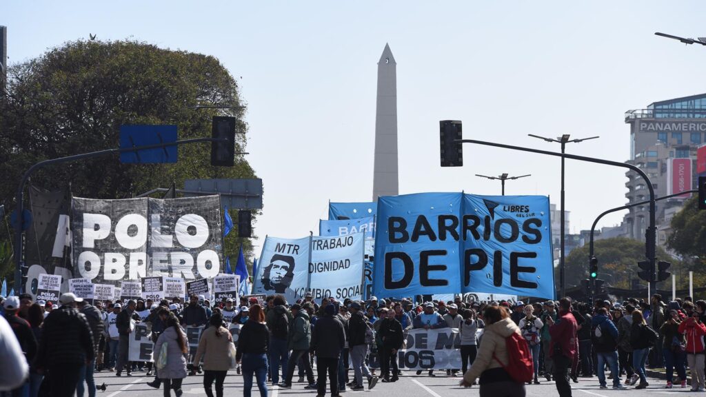 El Gobierno confirmó que dará de baja más de 27 mil planes sociales