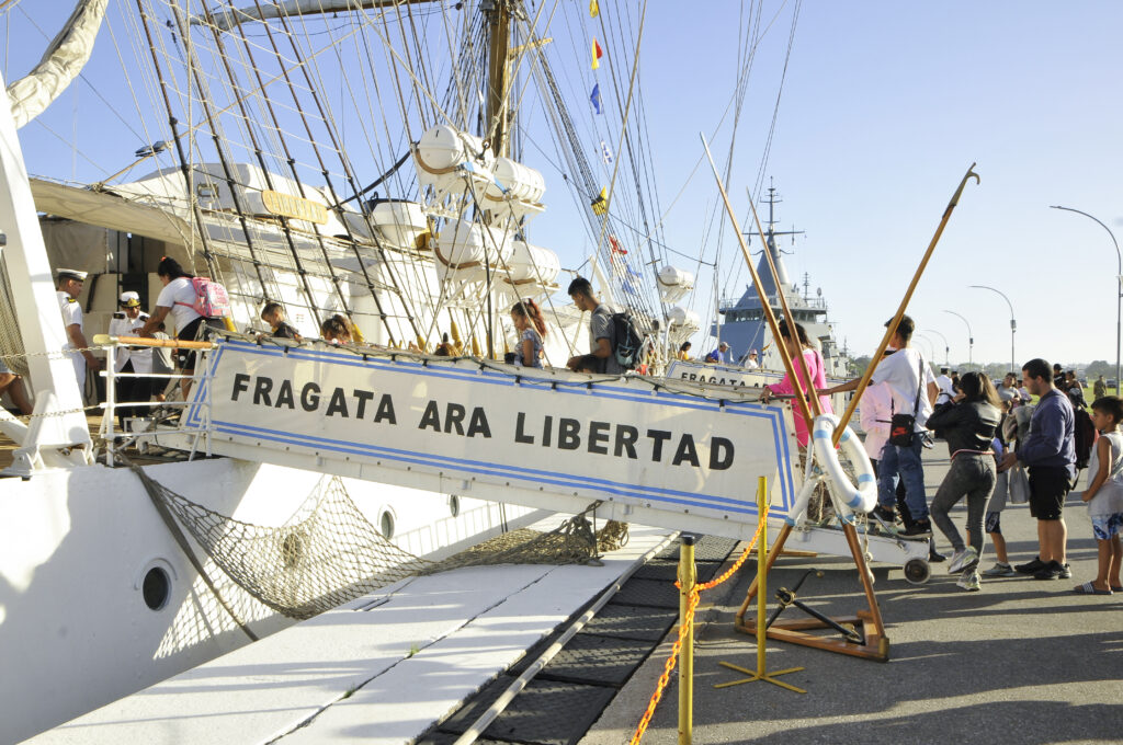 La Fragata ARA Libertad fue visitada por más de 18.000 personas en su paso por Mar del Plata