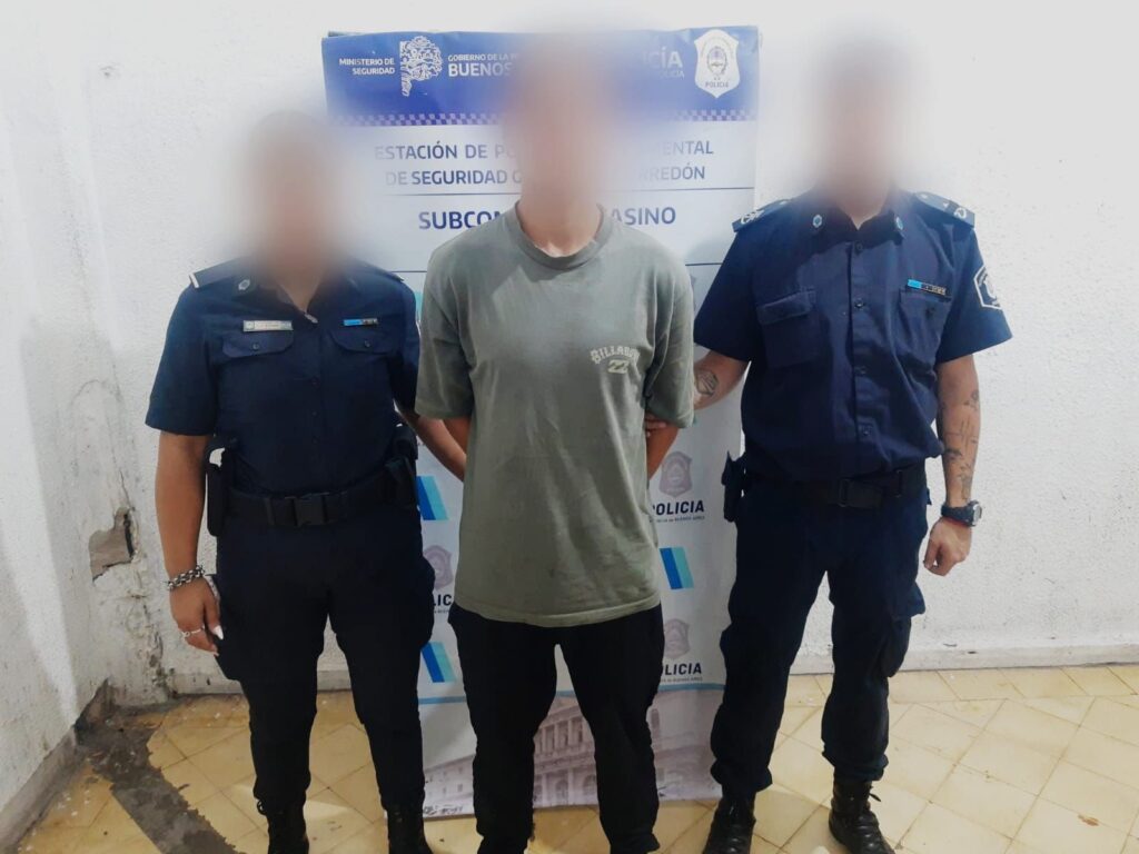 Joven aprehendido por romper vidrios en el Provincial: tenía en su poder elementos robados