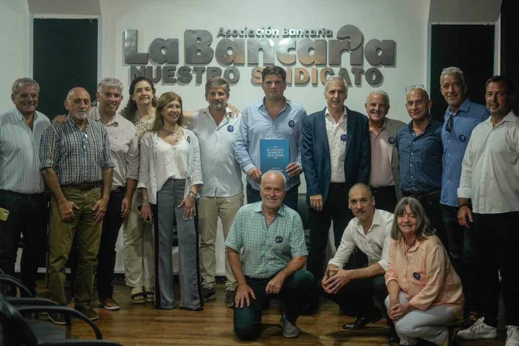 Desde Mar del Plata apoyaron a La Bancaria en contra de la decisión de Milei de vender el Banco Nación