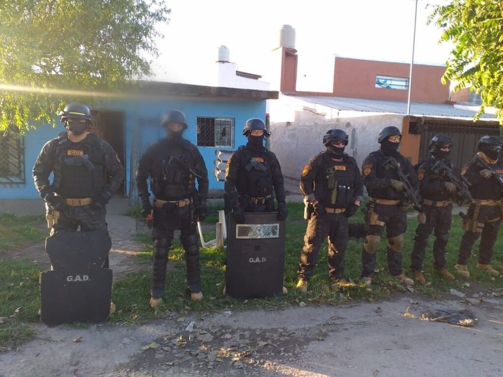 Robó una mochila en la playa popular y terminó aprehendida
