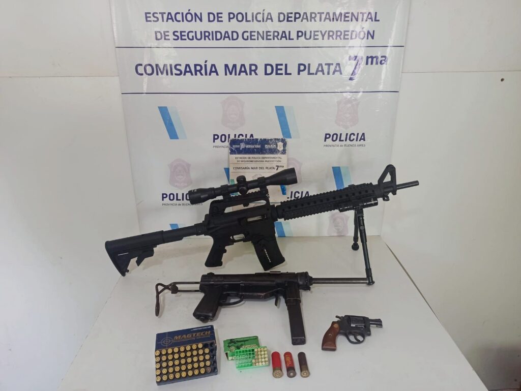 Fue denunciado por violencia de género y descubrieron que tenía un arsenal
