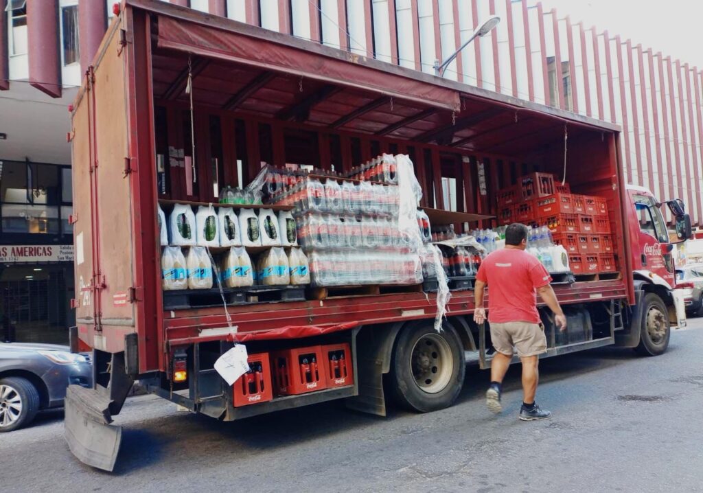 Se trepó a un camión de reparto para robar: aprehendido y puesto en libertad