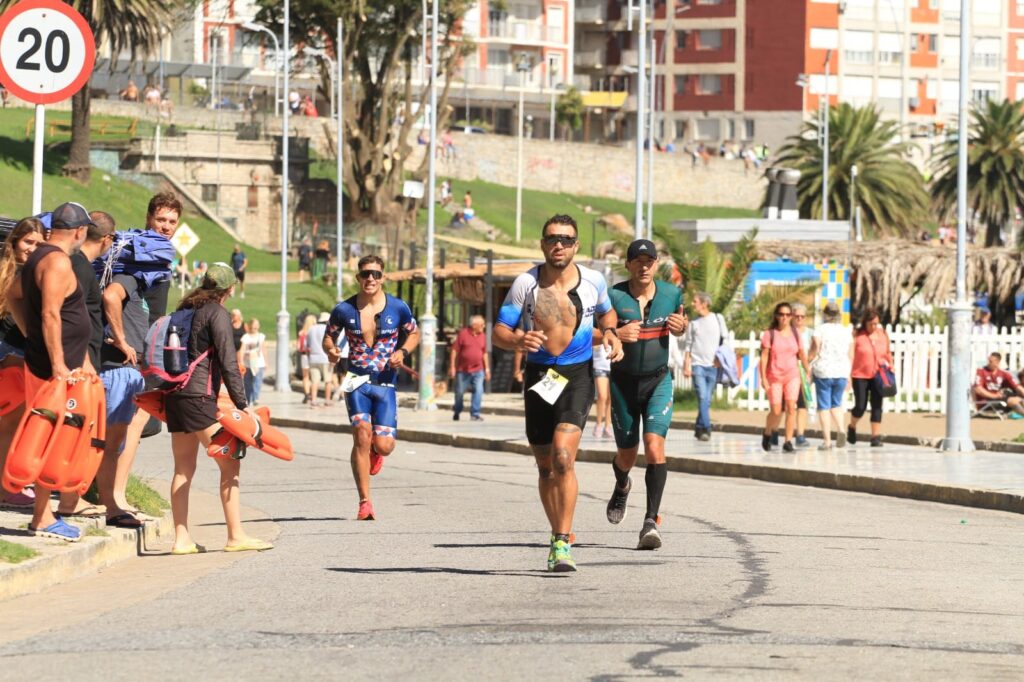 Leiro tricampeón y Piñeyro, los número 1 en el Asics Half ISS Triatlón que unió Mar del Plata y Santa Clara del Mar