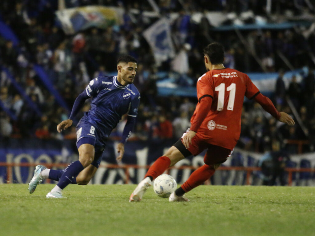 Alvarado, derrota en el Minella y lesión grave de González