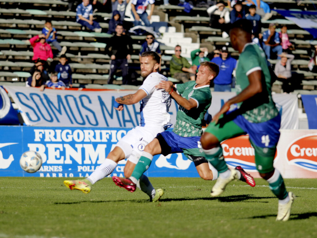 Alvarado logró una importante victoria frente a San Miguel