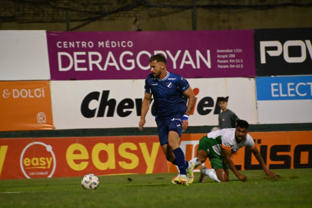 Dura derrota de Alvarado frente a Ferro Carril Oeste