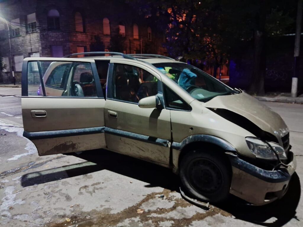 Choque y vuelco con heridos: uno circulaba con alcohol en sangre y ninguno tenía la documentación en regla
