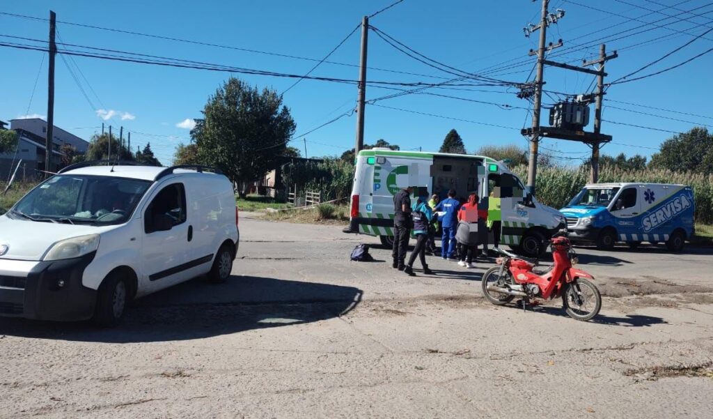 Otra motociclista terminó en el hospital tras un siniestro vial