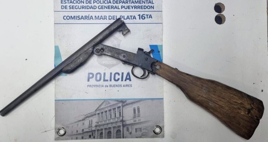Motociclista resultó aprehendido por circular con una escopeta