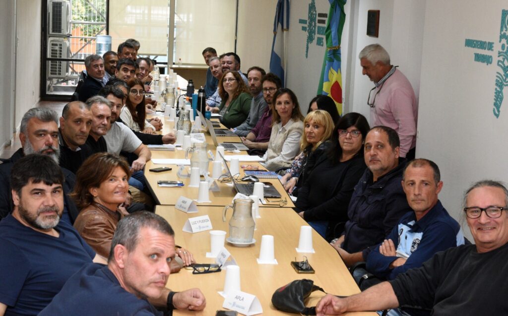 La Provincia acordó con las y los trabajadores estatales un nuevo aumento salarial de 9,5% en abril