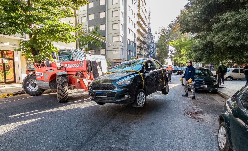 El Municipio continúa con el retiro y compactación de vehículos abandonados