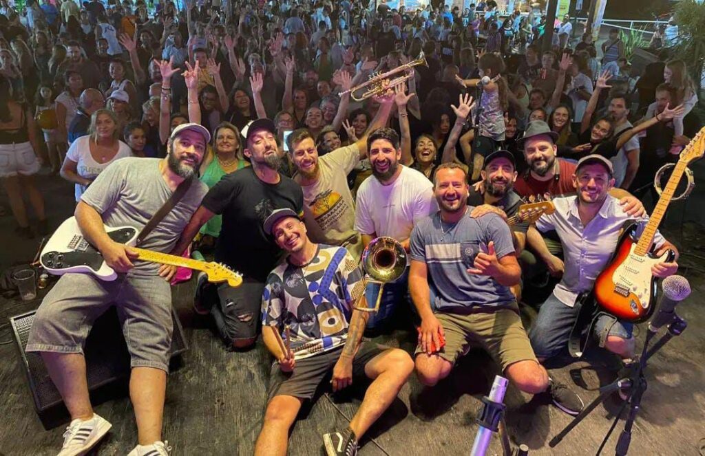 Mal Bicho, la banda tributo a Los Cadillacs se presenta este sábado