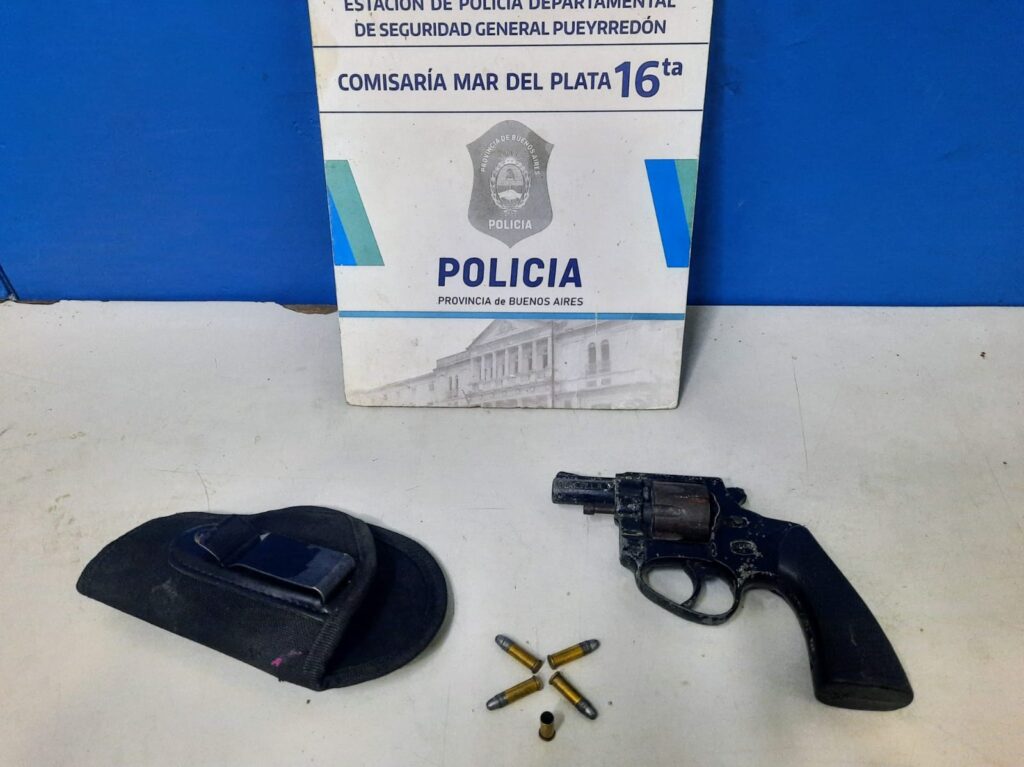 Una pareja terminó aprehendida por robar una moto con un arma de fuego