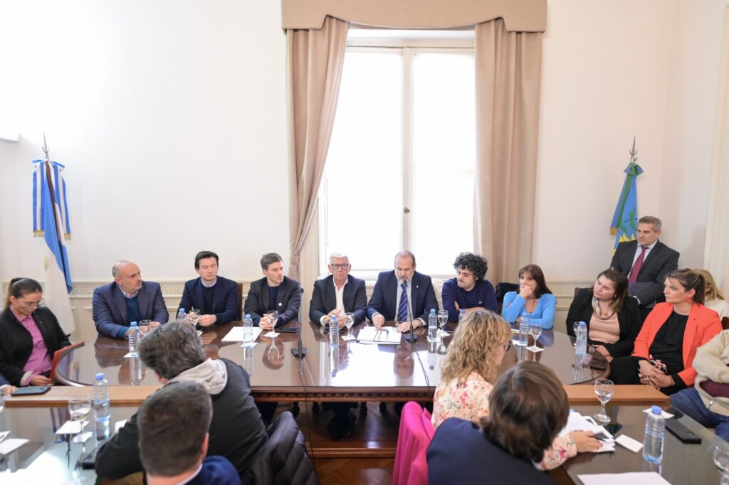 Legisladores bonaerenses se reunieron con Costa y Susbielles para interiorizarse del proyecto de instalación de la planta…